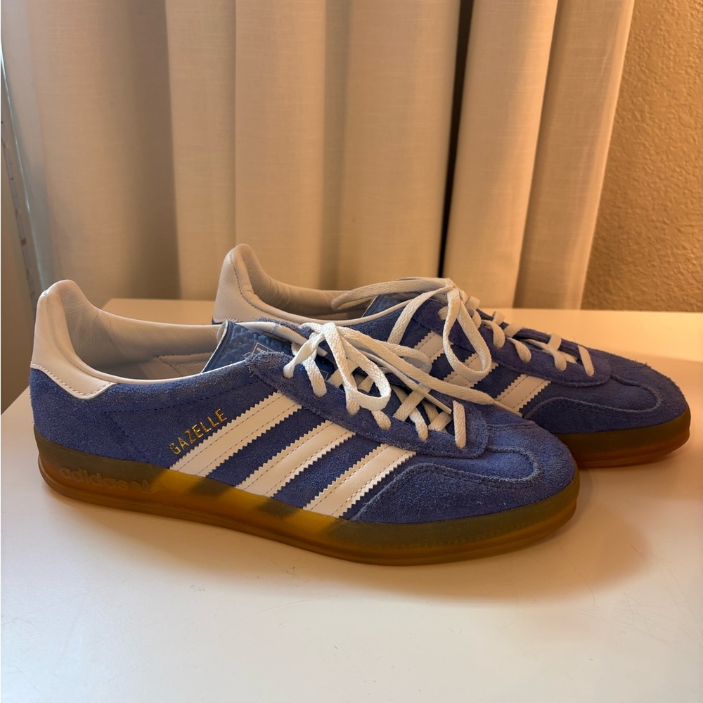 Adidas Gazelle indoor sneaker in blue/white/gold